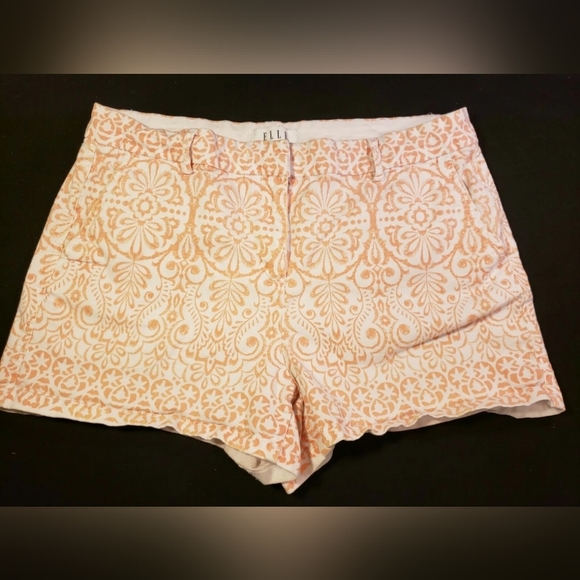 Elle Pants - ❤️ Women's Elle Brand Shorts | White/Peach Paisley | Size 12 ❤️